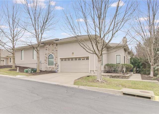 Property at 6113 102nd Ct, Overland Park, KS 66207, 3 beds, 3 baths