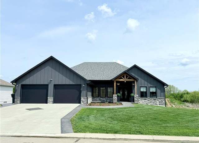 Property at 3540 Ashland Ln, Sedalia, MO 65301, 3 beds, 2 baths