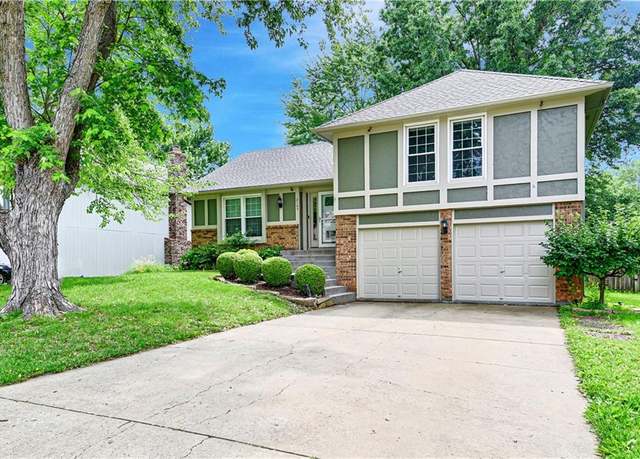 Property at 2105 S Scarborough St, Olathe, KS 66062, 3 beds, 2.5 baths