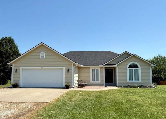 Property at 215 Prairie Ter, Princeton, KS 66078, 3 beds, 2.5 baths