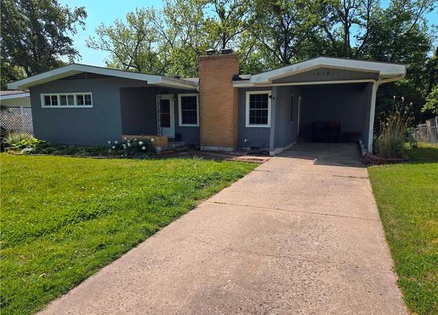 Property at 1014 Anderson St, Warrensburg, MO 64093, 4 beds, 1 bath