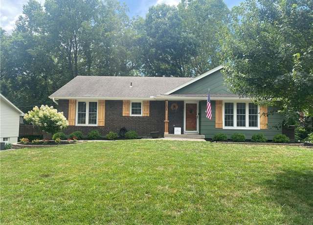Property at 6808 Pleasant View Dr, Kansas City, MO 64152, 3 beds, 3 baths