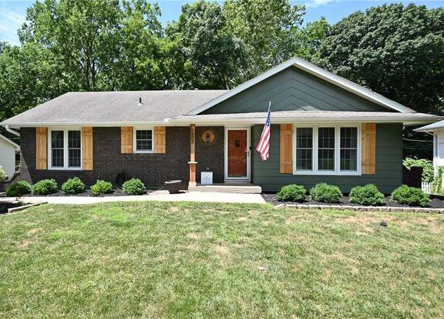 Property at 6808 Pleasant View Dr, Kansas City, MO 64152, 3 beds, 3 baths