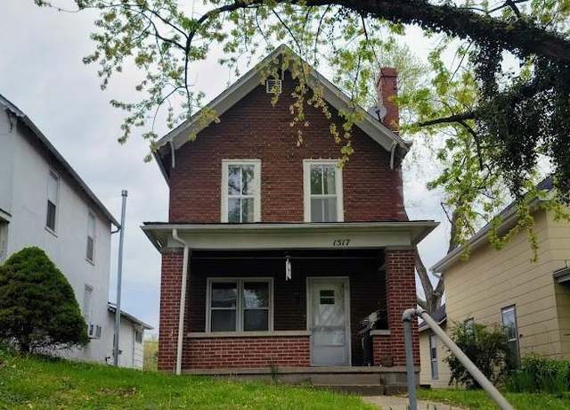 Property at 1517 Commercial St, Atchison, KS 66002, 2 beds, 1.5 baths