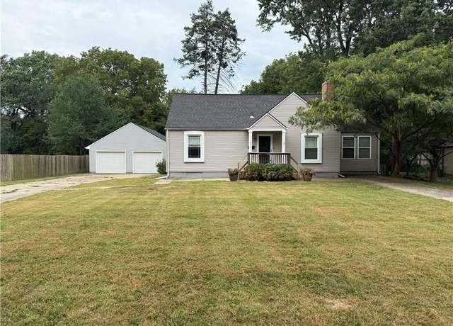 Property at 7624 Hadley St, Overland Park, KS 66204, 3 beds, 2 baths