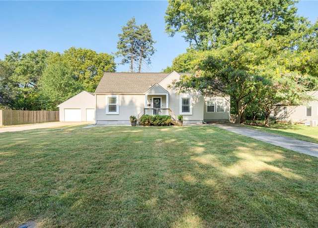 Property at 7624 Hadley St, Overland Park, KS 66204, 3 beds, 2 baths