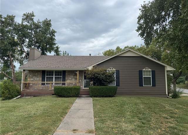 Property at 1923 Fairground Dr, Pleasant Hill, MO 64080, 3 beds, 2 baths