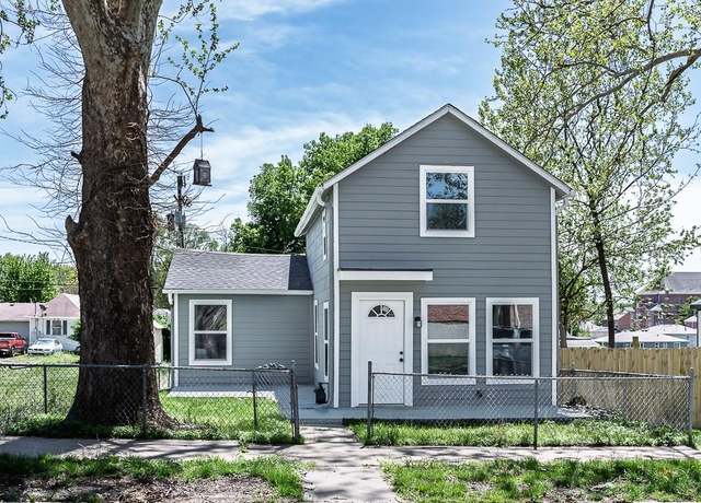 Property at 715 Ottawa St, Leavenworth, KS 66048, 3 beds, 2 baths