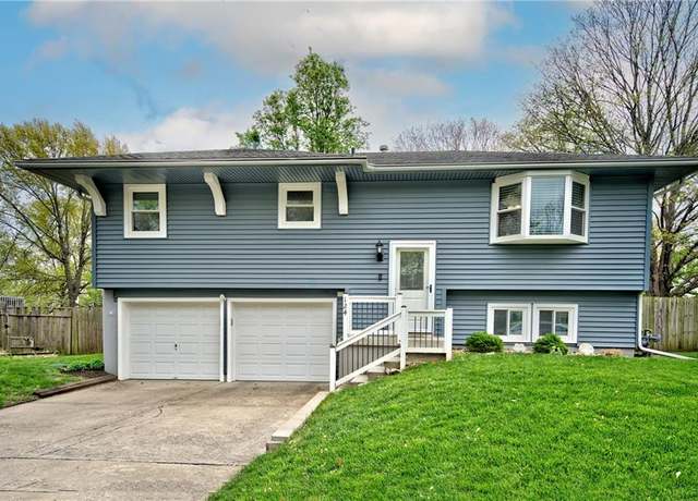 Property at 124 SE Westminister Rd, Blue Springs, MO 64014, 3 beds, 2 baths