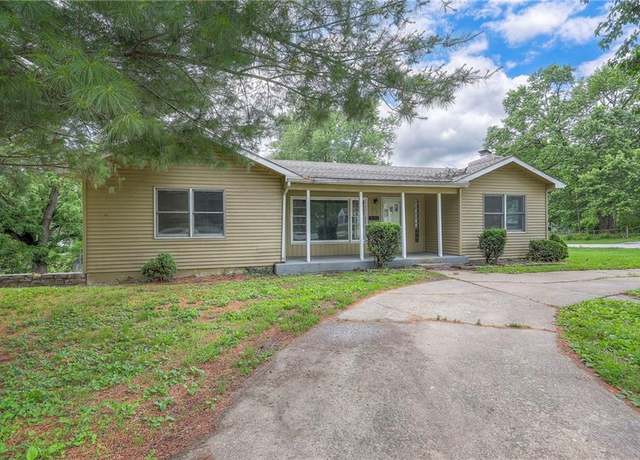 Property at 3326 Blue Ridge Blvd, Independence, MO 64052, 3 beds, 1.5 baths