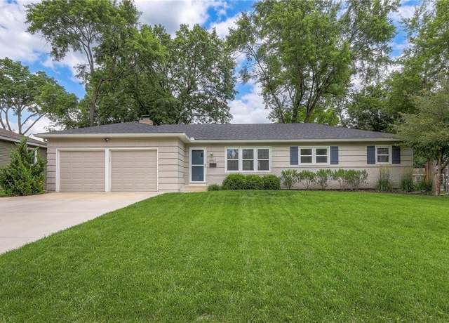Property at 5917 W 101st Ter, Overland Park, KS 66207, 4 beds, 3 baths