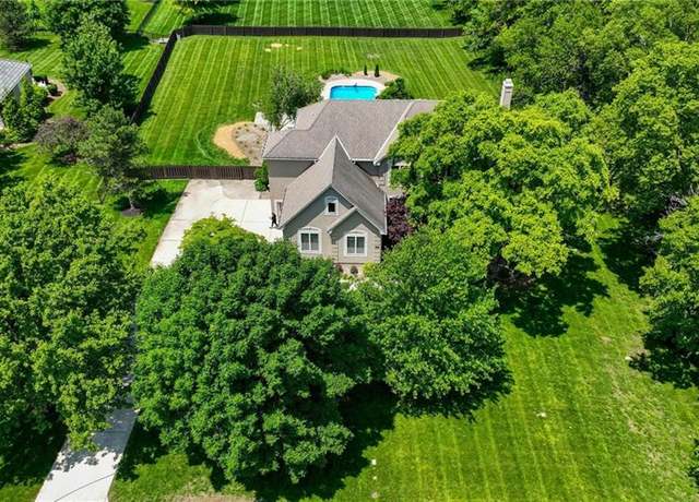 Property at 15340 Knox St, Overland Park, KS 66221, 6 beds, 6 baths