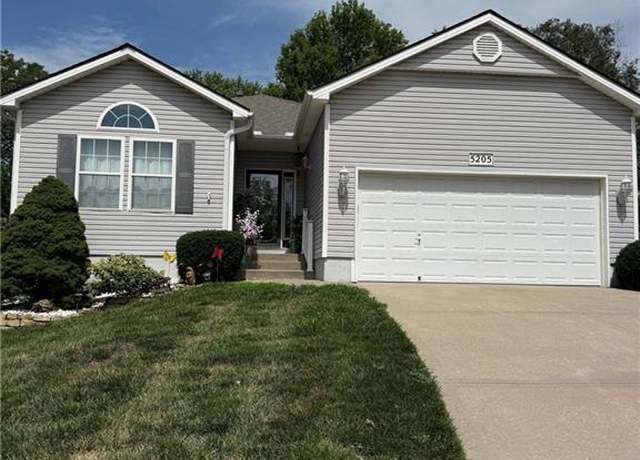 Property at 5205 Primrose Ct, Blue Springs, MO 64015, 4 beds, 2.5 baths