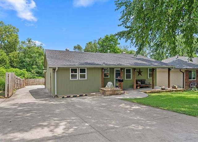 Property at 109 N Hawthorne Ave, Independence, MO 64053, 2 beds, 1 bath