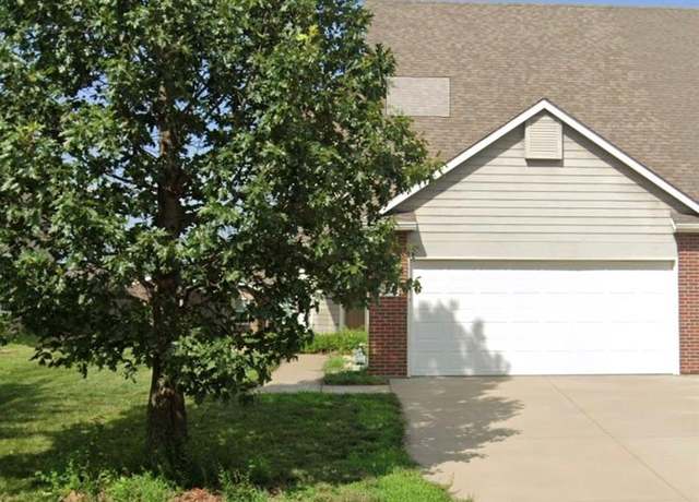 Property at 2418 Surrey Dr, Lawrence, KS 66046, 3 beds, 2.5 baths