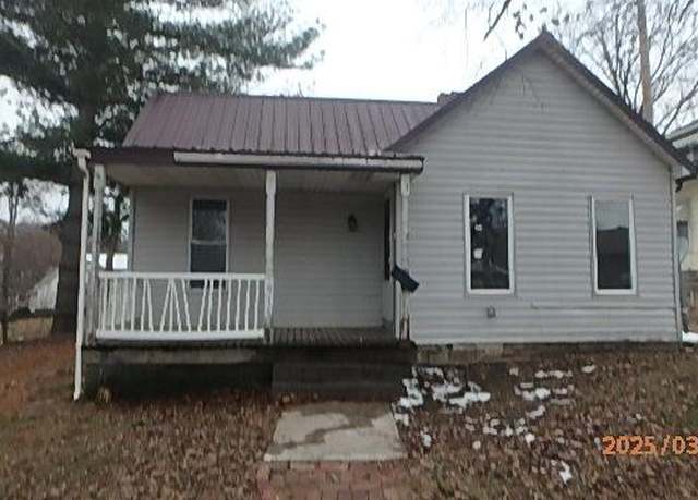 Property at 911 N 11th St, Atchison, KS 66002, 2 beds, 1 bath