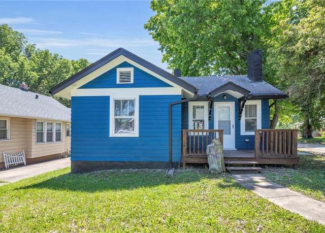 Property at 1217 W Linden Ave, Independence, MO 64052, 2 beds, 1 bath