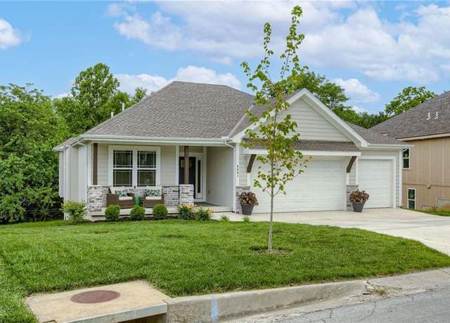 Property at 8501 Primrose St, De Soto, KS 66018, 4 beds, 3 baths