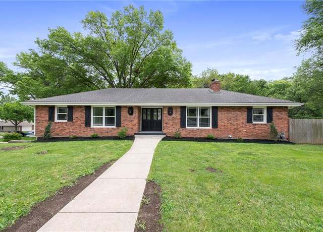 Property at 3109 NW Karen Rd, Kansas City, MO 64151, 3 beds, 2 baths