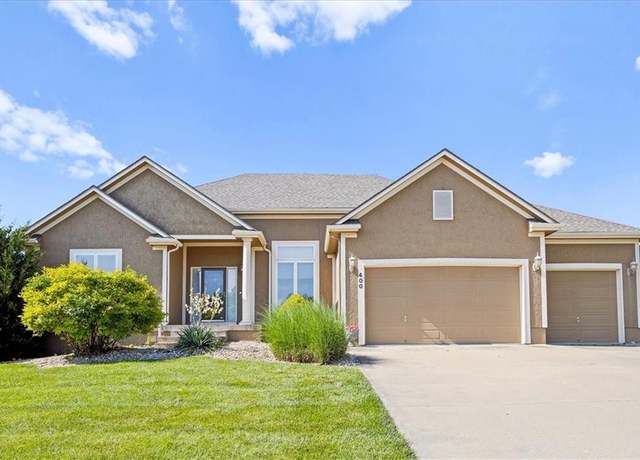 Property at 400 SE Stillwater Dr, Lee's Summit, MO 64063, 3 beds, 2.5 baths
