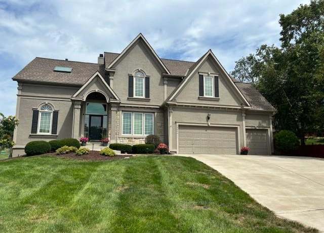 Property at 13004 W 74th Ter, Shawnee, KS 66216, 4 beds, 4.5 baths