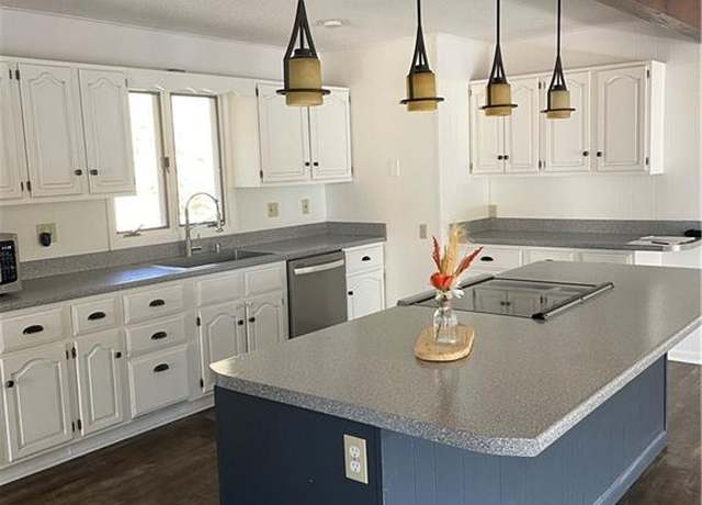 Property at 2180 Lake Drive Rd, Hiawatha, KS 66434, 3 beds, 2 baths