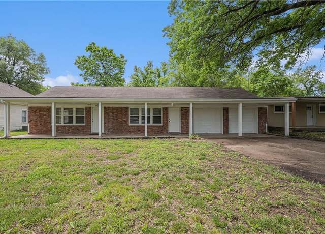 Property at 1405 Cherokee St, Leavenworth, KS 66048, 5 beds