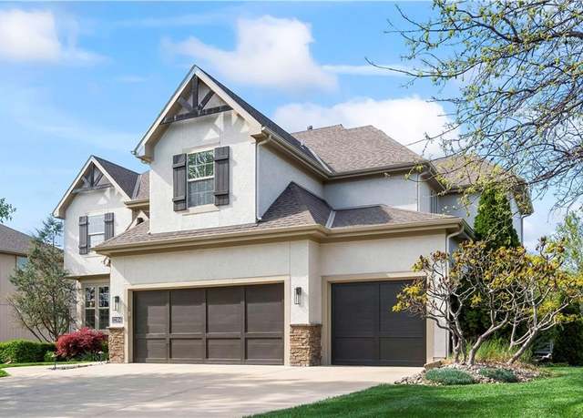 Property at 12304 W 160th St, Overland Park, KS 66221, 6 beds, 5 baths