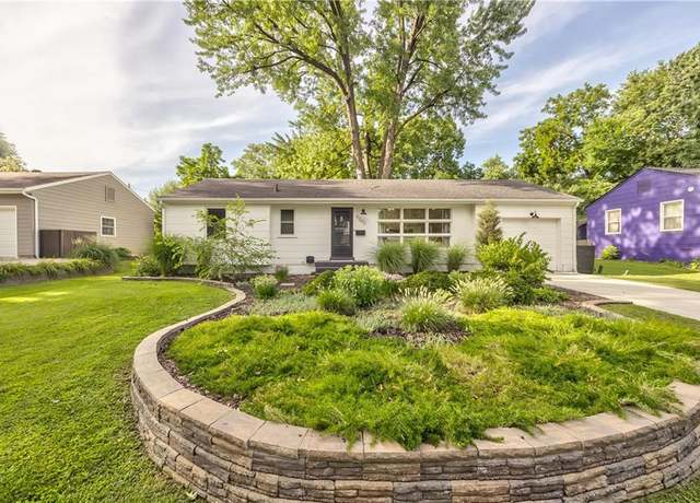Property at 5203 W 76th Ter, Prairie Village, KS 66208, 2 beds, 1 bath