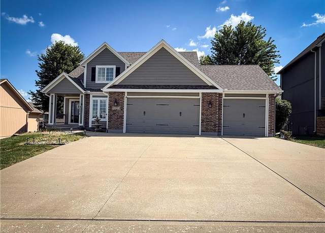 Property at 1517 Johnston Dr, Raymore, MO 64083, 4 beds, 3 baths