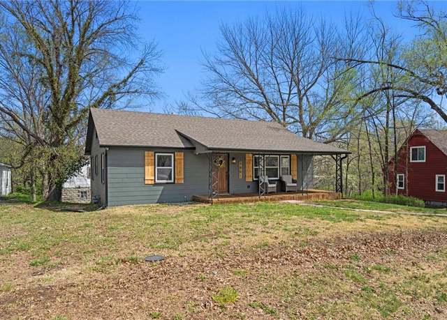 Property at 3801 Windsor Rd, Kansas City, MO 64133, 2 beds, 1 bath