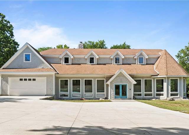 Property at 8270 W 172nd Ter, Overland Park, KS 66085, 5 beds, 4.5 baths