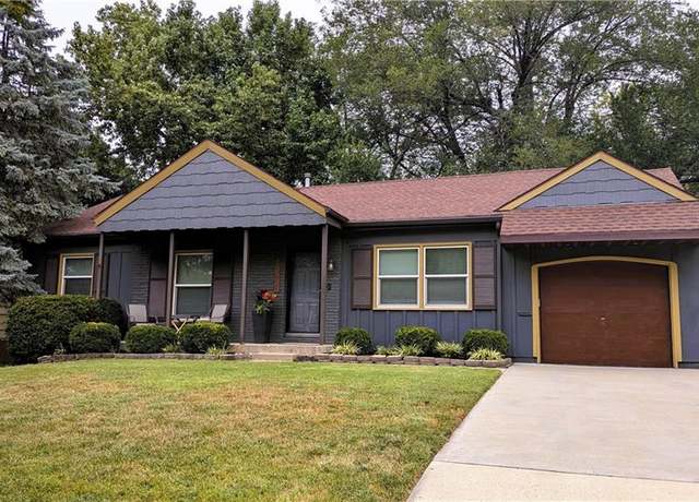 Property at 10106 W 91st St, Overland Park, KS 66212, 3 beds, 3 baths