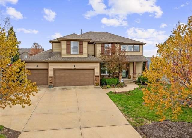 Property at 2341 W Fredrickson Dr, Olathe, KS 66061, 4 beds, 3.5 baths