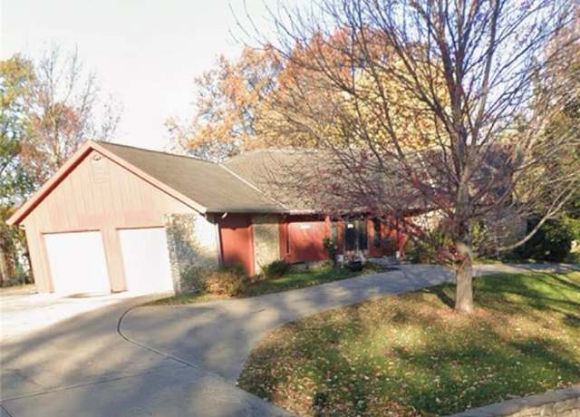 Property at 12325 Pinehurst Dr, Kansas City, KS 66109, 6 beds, 3.5 baths