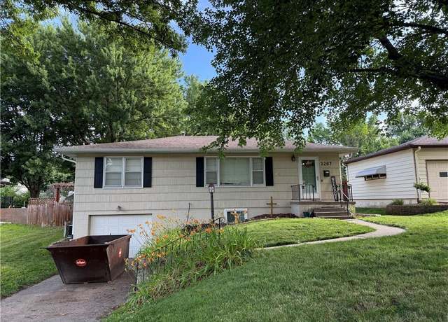 Property at 3207 Doniphan Ave, St Joseph, MO 64507, 3 beds, 2 baths