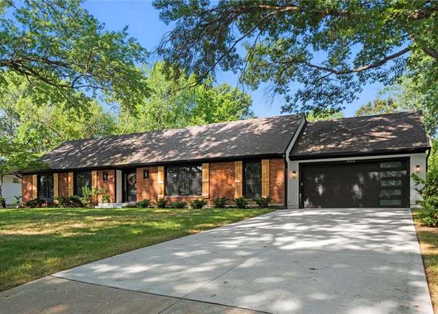 Property at 10314 Sagamore Ln, Leawood, KS 66206, 6 beds, 4.5 baths