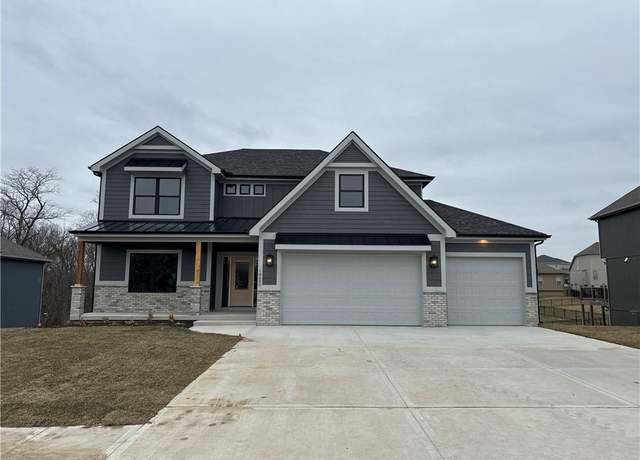 Property at 18000 N Peach Blossom Dr, Platte City, MO 64079, 6 beds, 4 baths