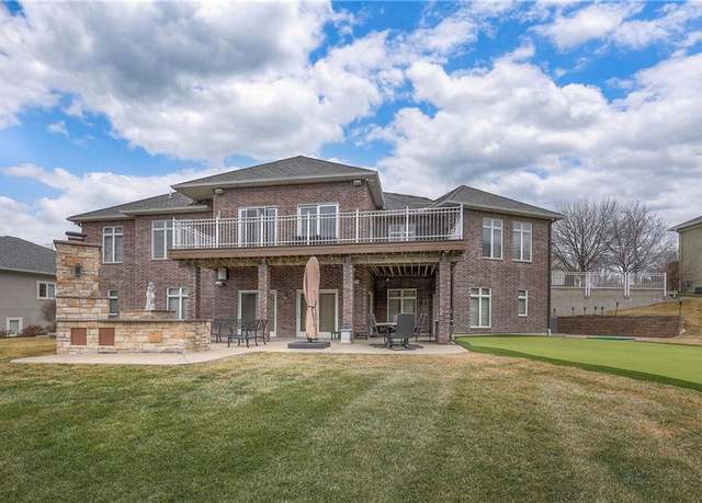 Property at 1609 Sunridge Dr, Blue Springs, MO 64015, 4 beds, 5 baths