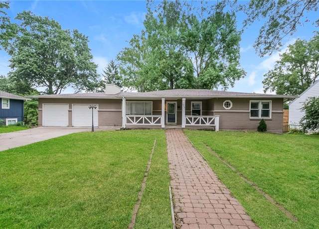 Property at 913 Ridgeway Dr, Liberty, MO 64068, 4 beds, 2 baths
