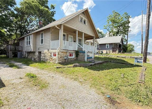 Property at 4204 Mission Rd, Kansas City, KS 66103, 3 beds, 1 bath