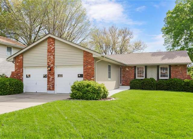 Property at 7933 N Harrison St, Kansas City, MO 64118, 3 beds, 2 baths