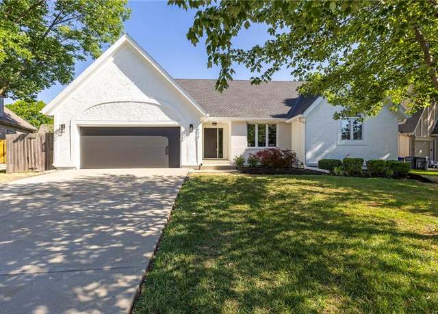 Property at 1424 E Meadow Ln, Olathe, KS 66062, 4 beds, 3 baths