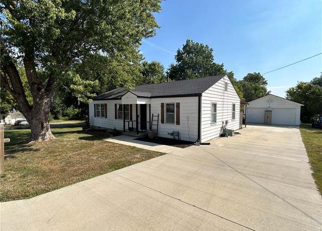 Property at 621 Charlotte St, Grain Valley, MO 64029, 2 beds, 1 bath