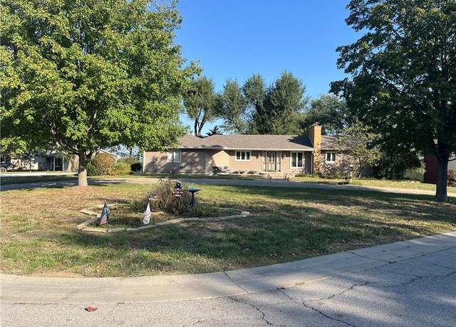 Property at 701 Meadow Ln, Fort Scott, KS 66701, 3 beds, 2.5 baths