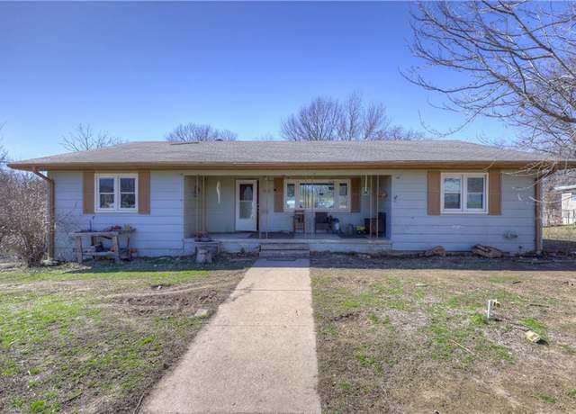 Property at 1918 Joplin St, Galena, KS 66739, 3 beds, 2 baths