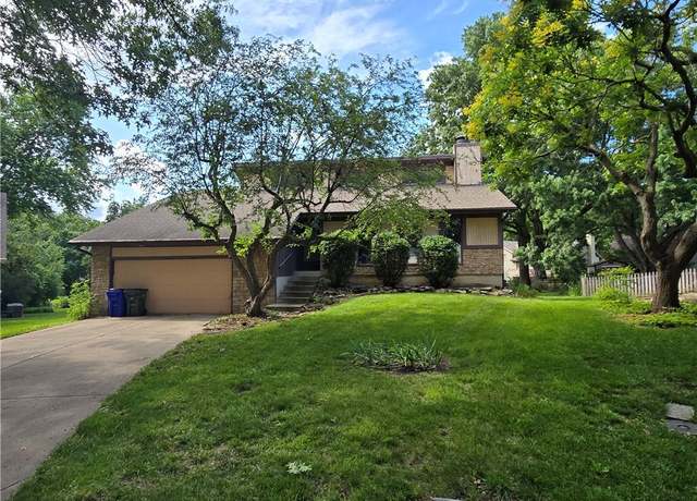 Property at 2314 W Sage Cir, Olathe, KS 66061, 3 beds, 2 baths