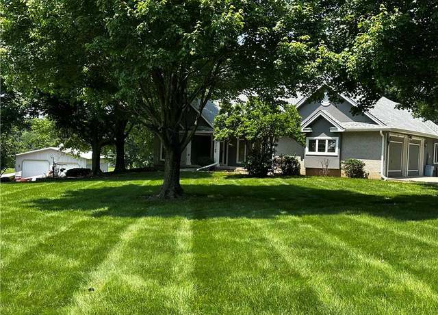 Property at 12420 Ridgeview Rd, Kearney, MO 64060, 3 beds, 3 baths