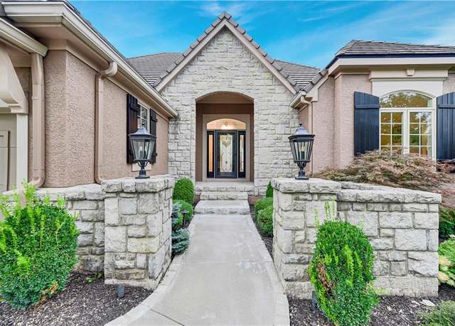 Property at 16720 S Country Club Dr, Loch Lloyd, MO 64012, 4 beds, 3.5 baths
