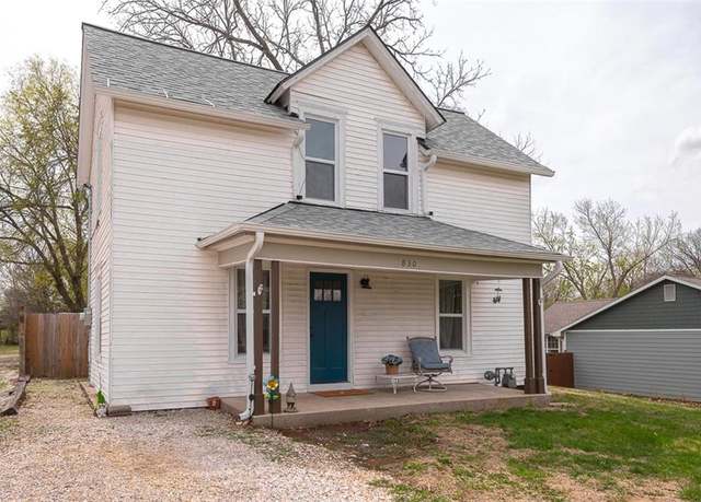 Property at 830 E 8th St, Tonganoxie, KS 66086, 3 beds, 2 baths